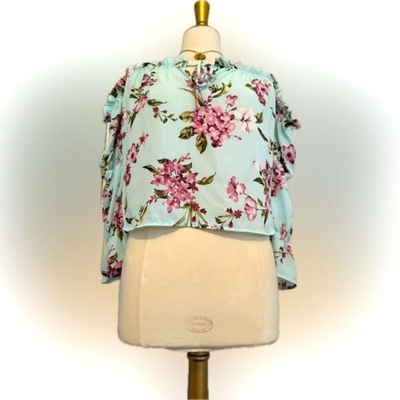 Still has the tags! Peach Love California beautiful off the shoulder top! - Picture 7 of 8